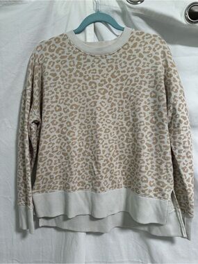 Time and Tru Beige Leopard Print Crewneck Pullover